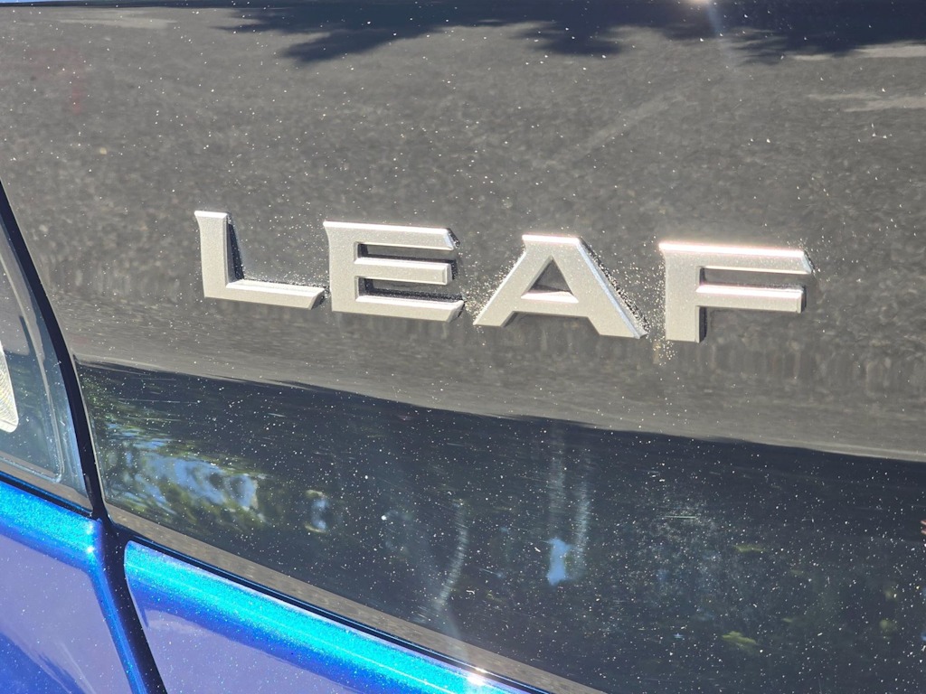 Thumbnail: 2023 Nissan Leaf - 7
