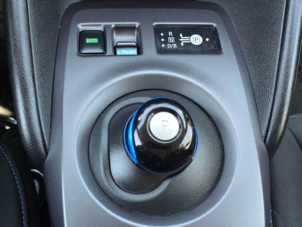 Thumbnail: 2023 Nissan Leaf - 25