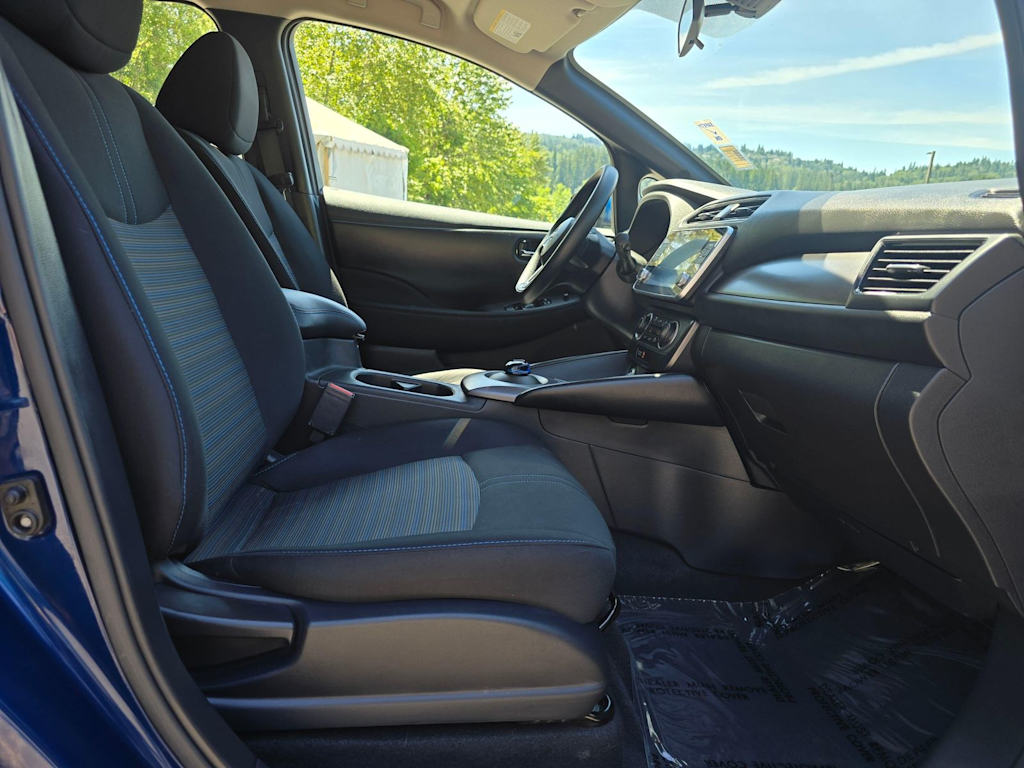 Thumbnail: 2023 Nissan Leaf - 12