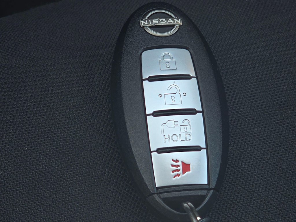 Thumbnail: 2023 Nissan Leaf - 17