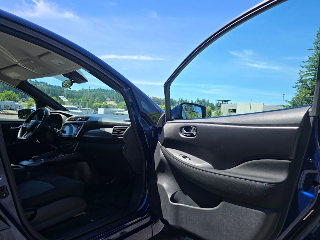 Thumbnail: 2023 Nissan Leaf - 22