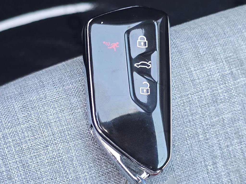 Thumbnail: 2023 Volkswagen ID.4 - 18
