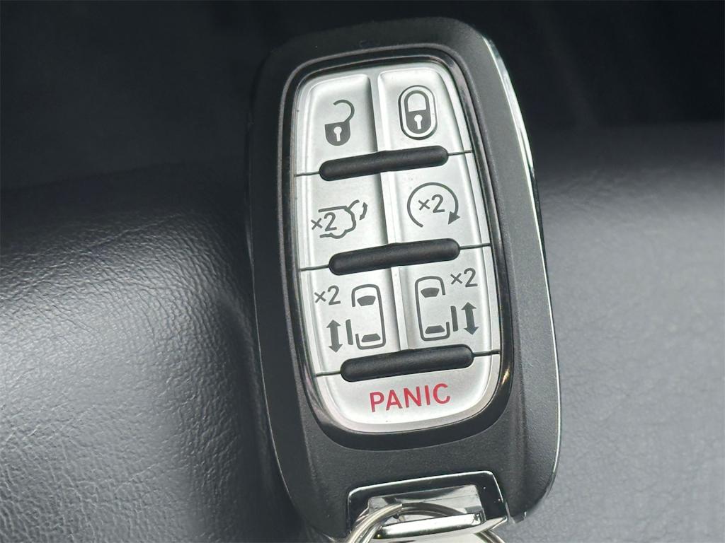 Thumbnail: 2023 Chrysler Pacifica - 26