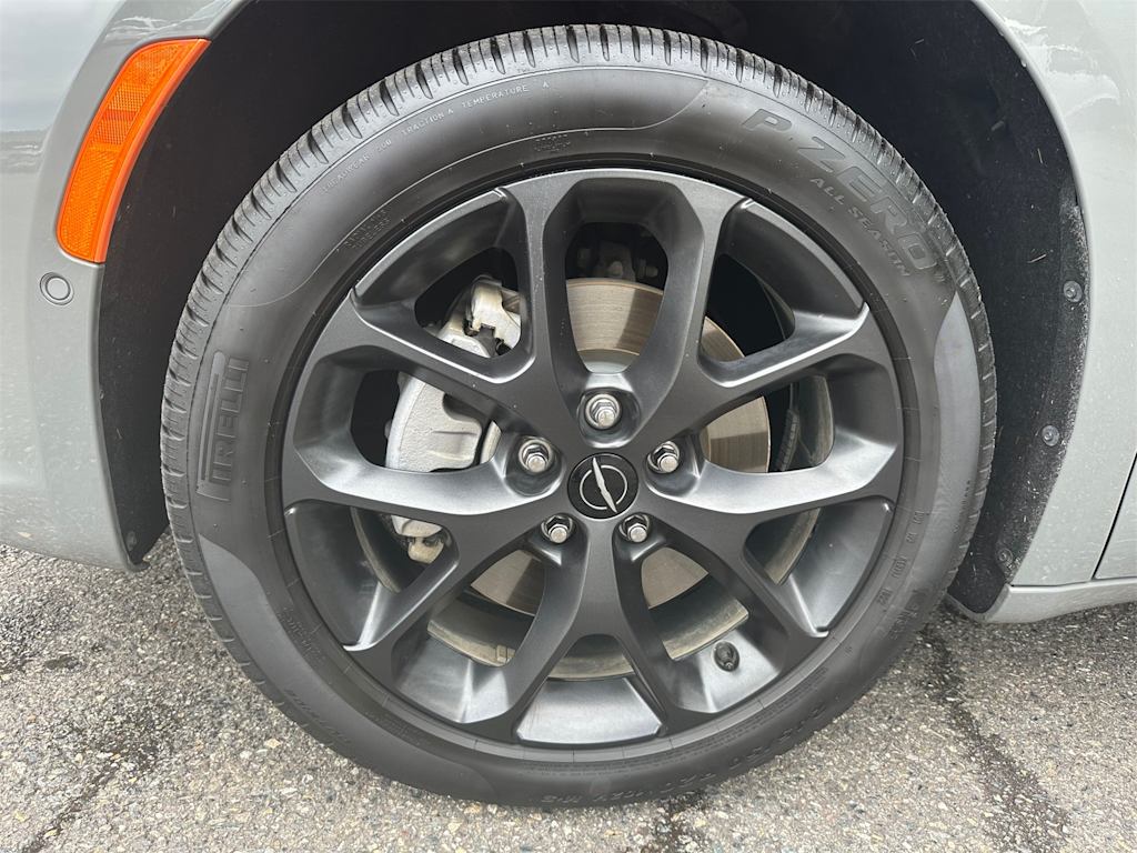 Thumbnail: 2023 Chrysler Pacifica - 8