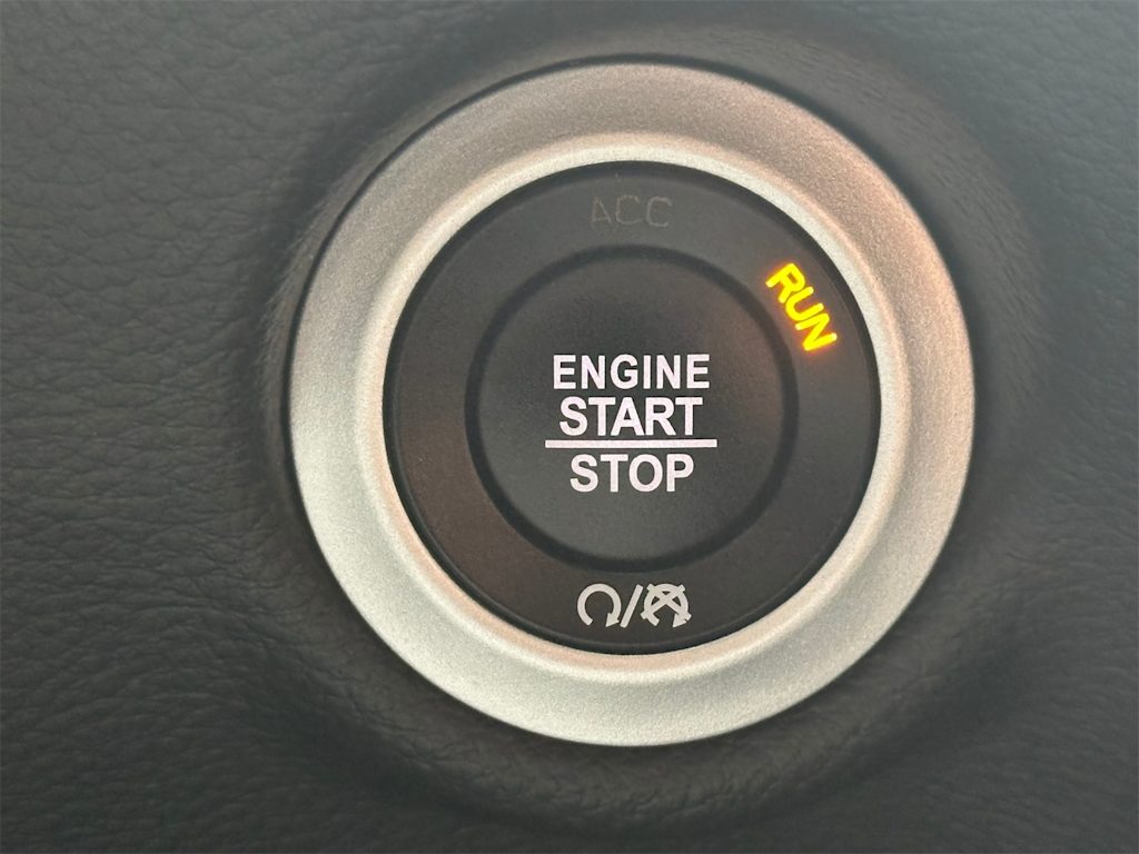 Thumbnail: 2023 Chrysler Pacifica - 24