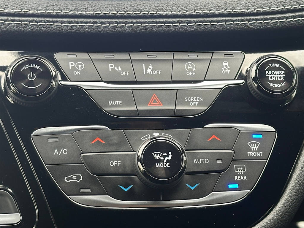 Thumbnail: 2023 Chrysler Pacifica - 19