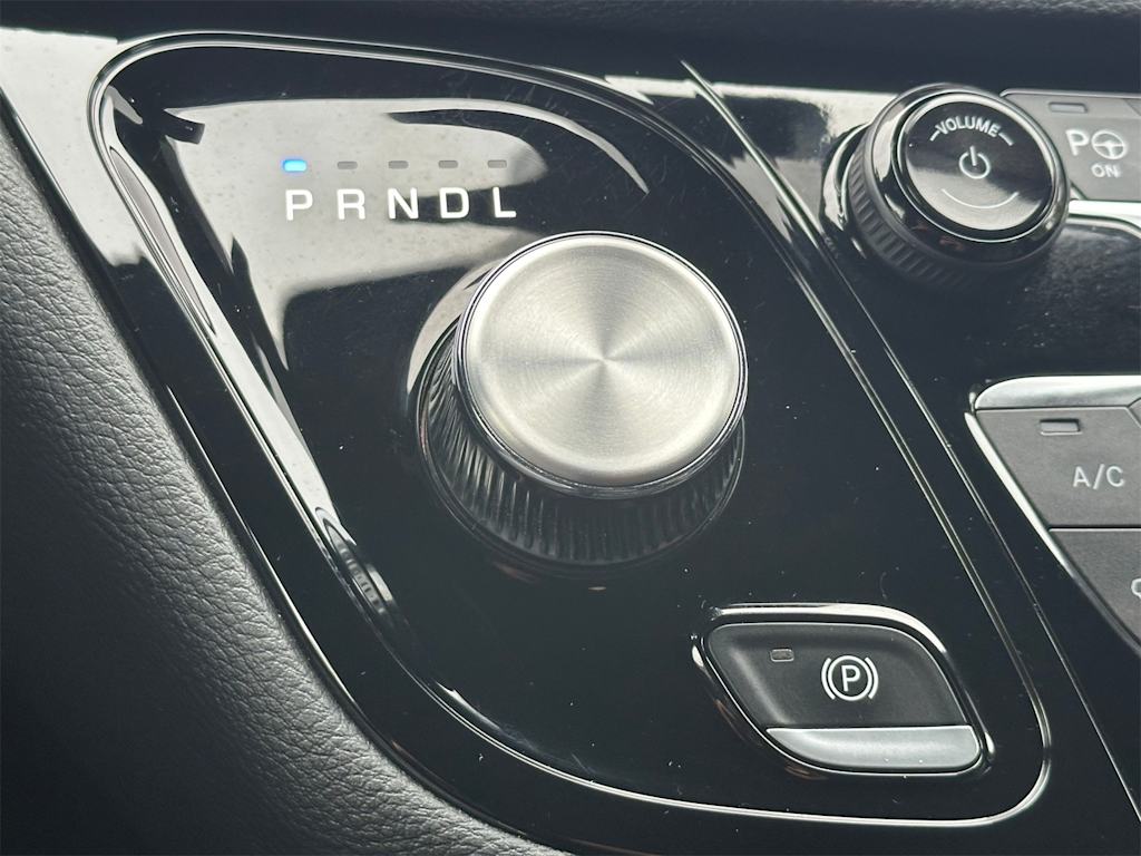 Thumbnail: 2023 Chrysler Pacifica - 20