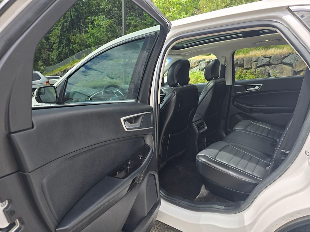 Thumbnail: 2018 Ford Edge - 28