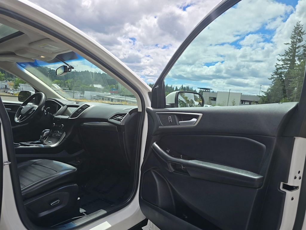 Thumbnail: 2018 Ford Edge - 31