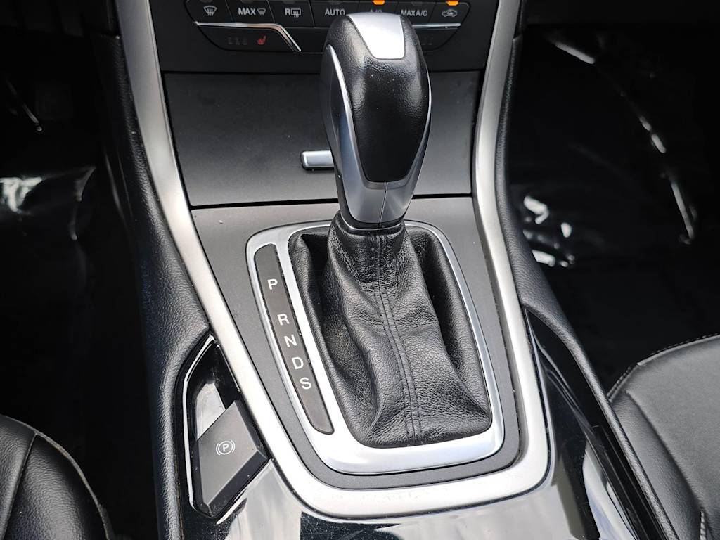 Thumbnail: 2018 Ford Edge - 16
