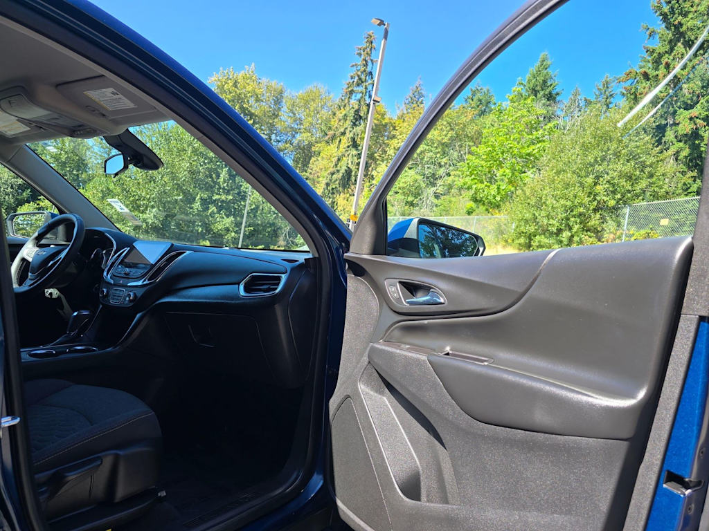 Thumbnail: 2020 Chevrolet Equinox - 31
