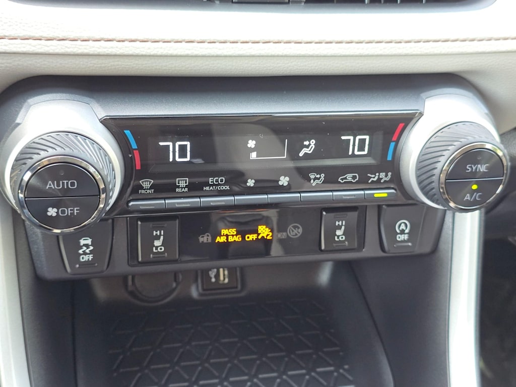 Thumbnail: 2025 Toyota RAV4 - 24