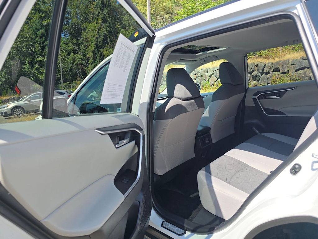 Thumbnail: 2025 Toyota RAV4 - 29
