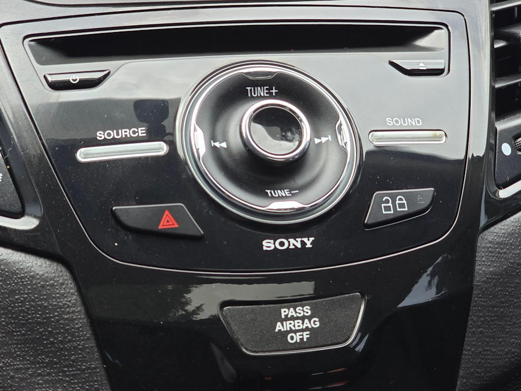 Thumbnail: 2015 Ford Fiesta - 26