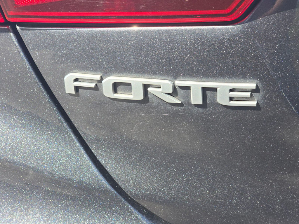 Thumbnail: 2022 Kia Forte - 7