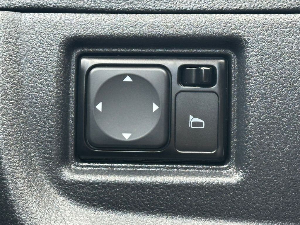 Thumbnail: 2016 Nissan Versa - 22