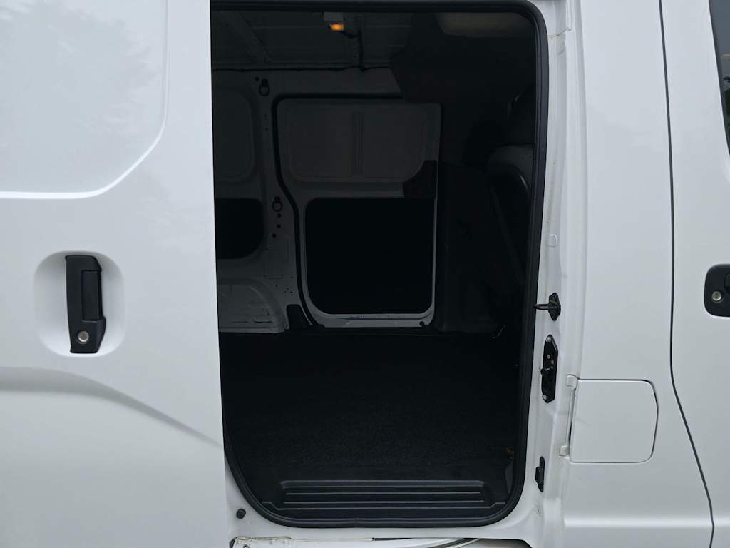 Thumbnail: 2021 Nissan NV200 - 21