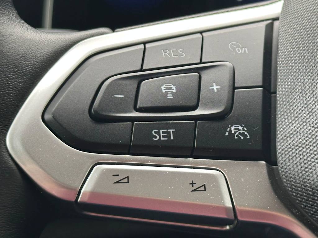 Thumbnail: 2022 Volkswagen Jetta - 29