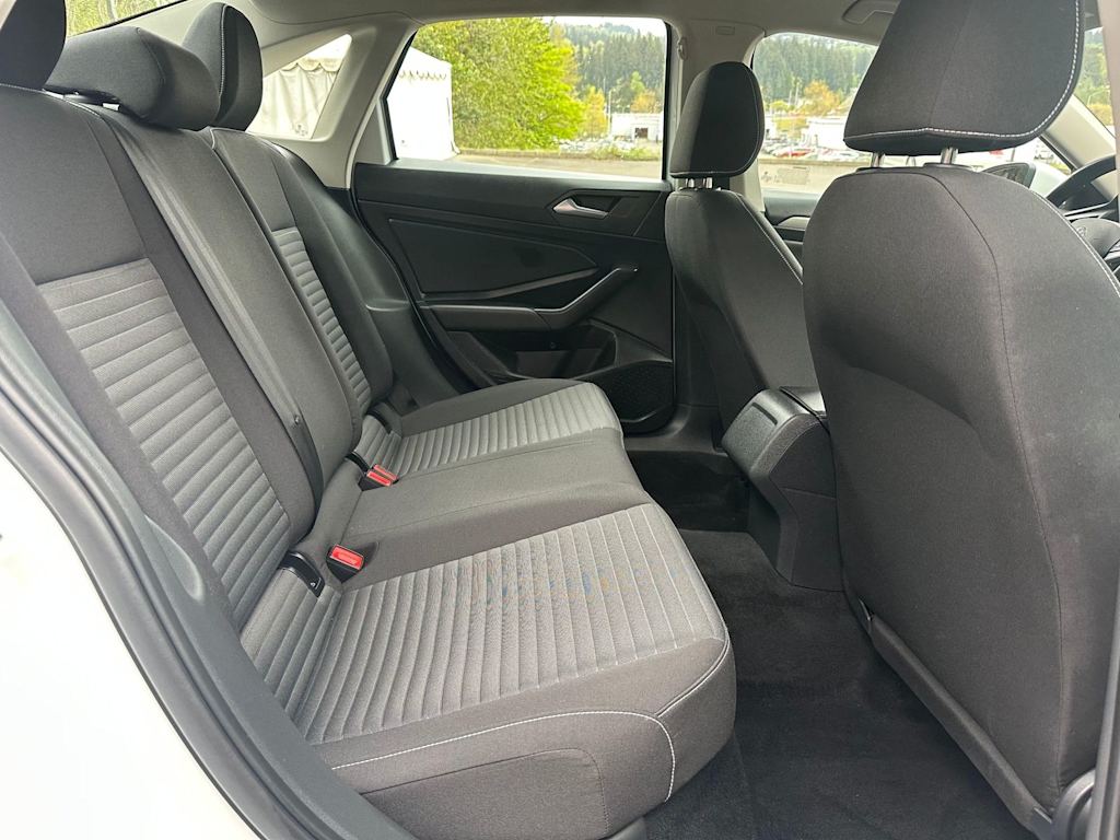Thumbnail: 2022 Volkswagen Jetta - 22