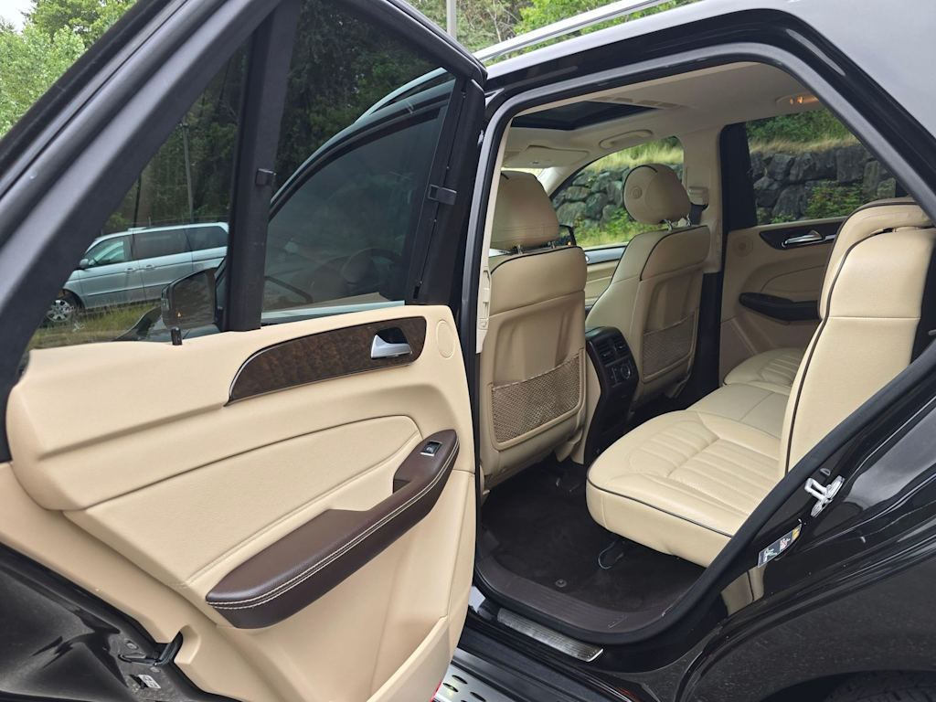 Thumbnail: 2016 Mercedes-Benz GLE - 27