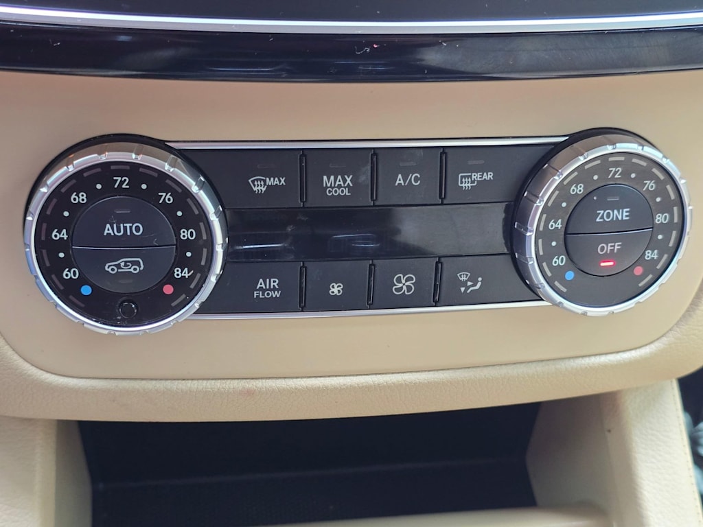 Thumbnail: 2016 Mercedes-Benz GLE - 23