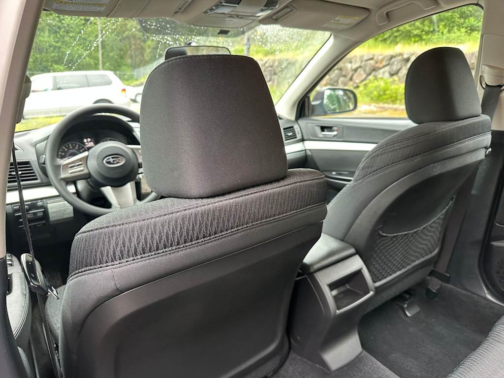 Thumbnail: 2010 Subaru Legacy - 10