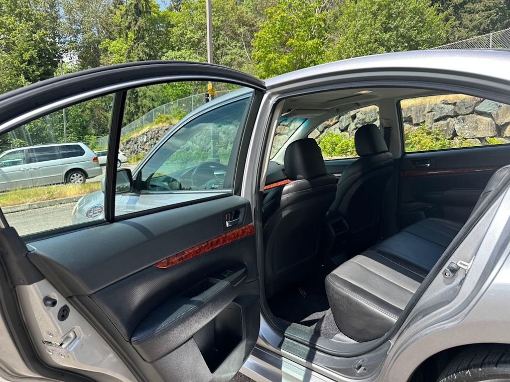 Thumbnail: 2010 Subaru Legacy - 21