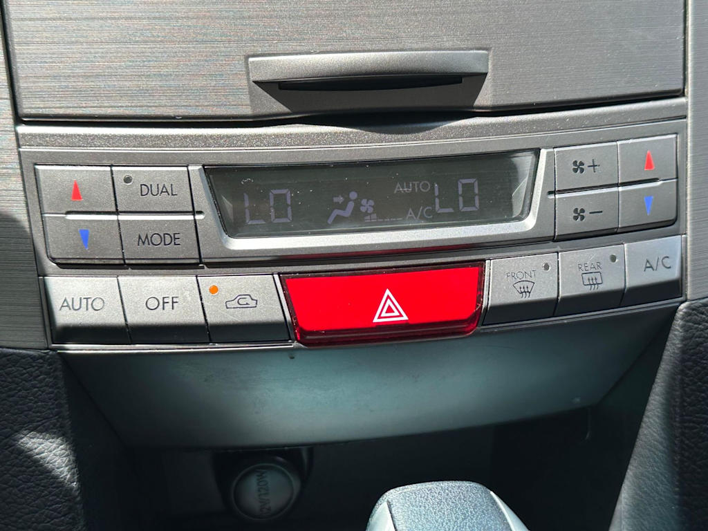 Thumbnail: 2010 Subaru Legacy - 27