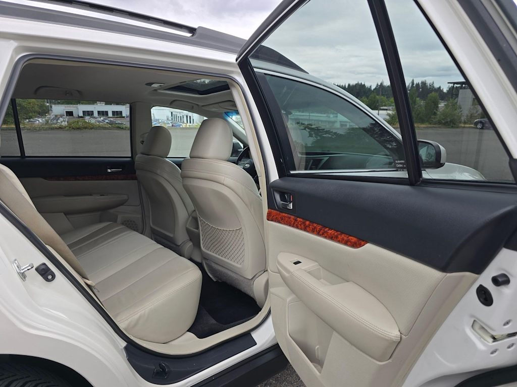Thumbnail: 2011 Subaru Outback - 12