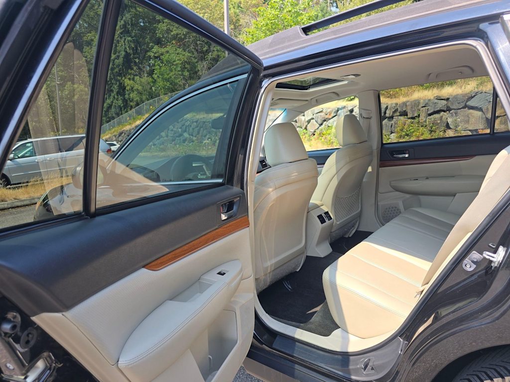 Thumbnail: 2013 Subaru Outback - 28