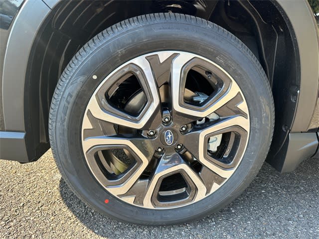 2025 Subaru Ascent Touring 8