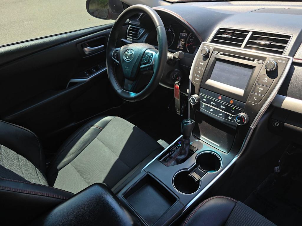 Thumbnail: 2017 Toyota Camry - 15