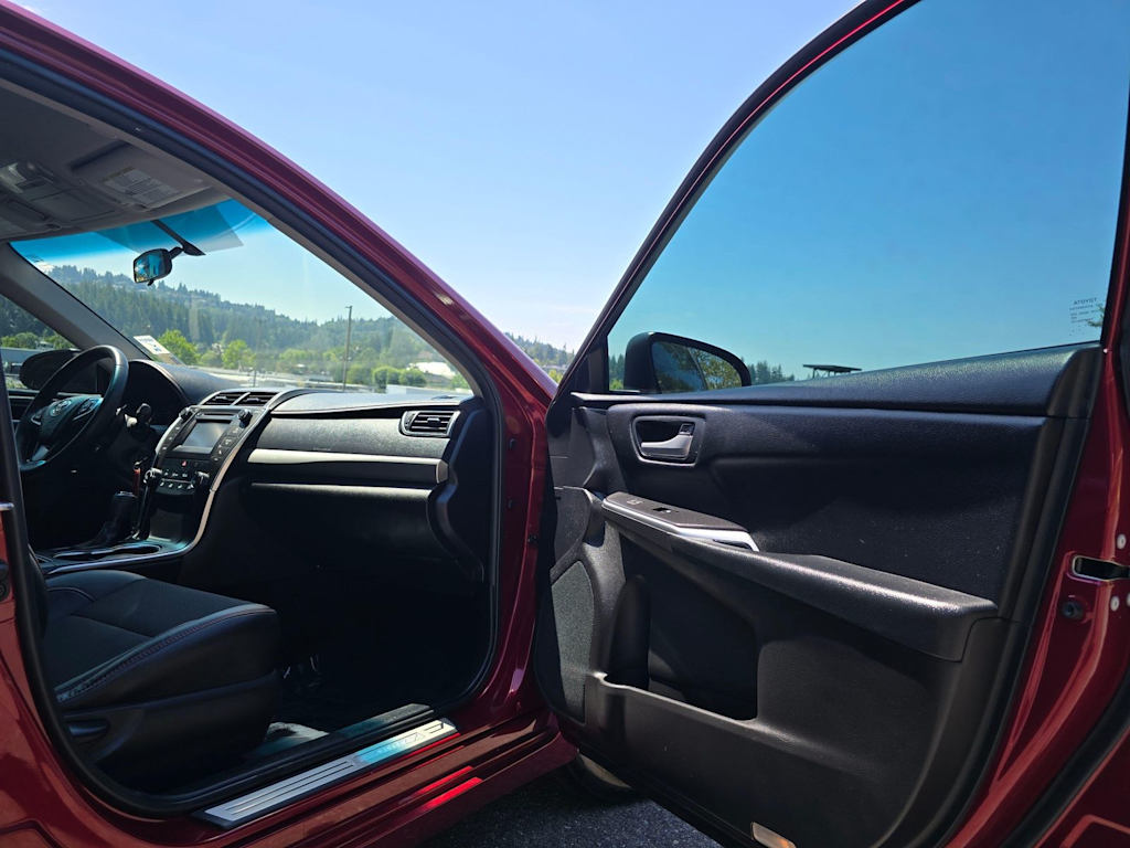 Thumbnail: 2017 Toyota Camry - 28