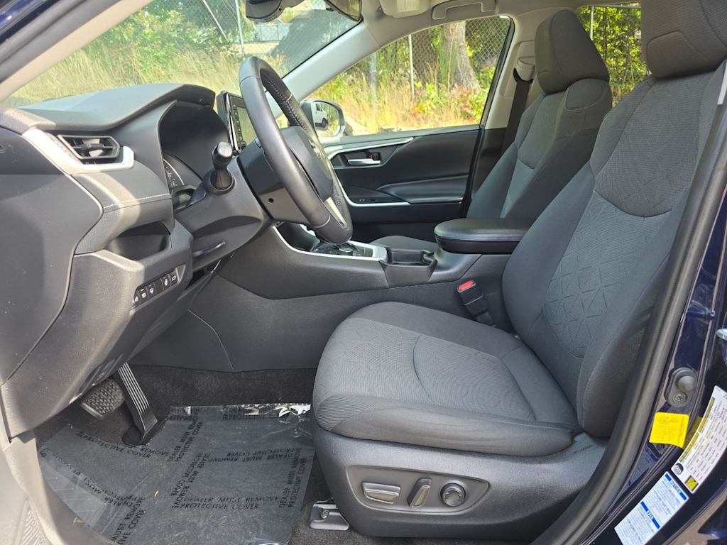 Thumbnail: 2021 Toyota RAV4 - 11