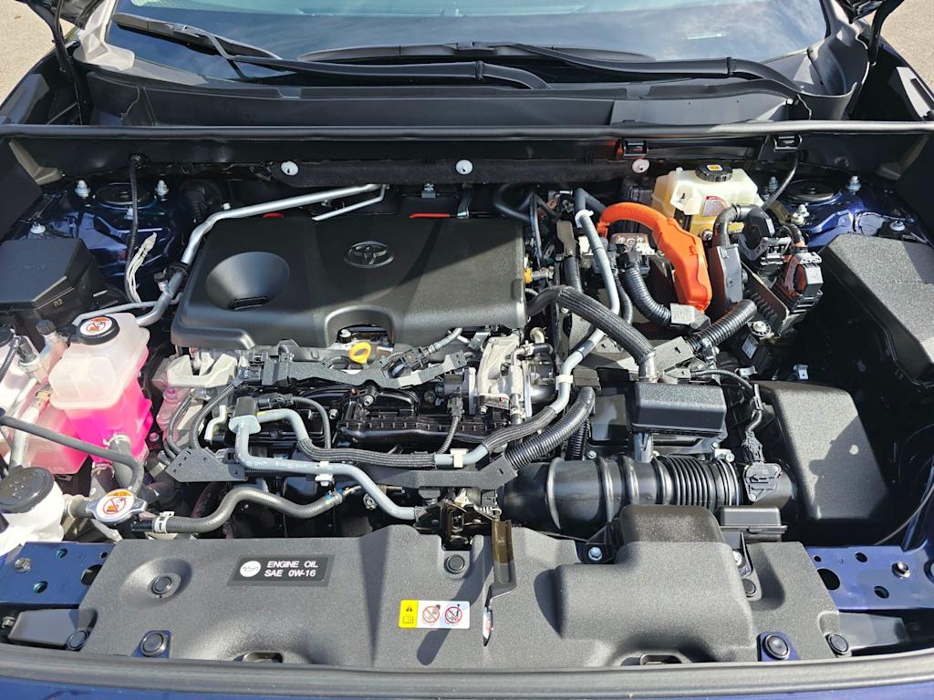 Thumbnail: 2021 Toyota RAV4 - 9