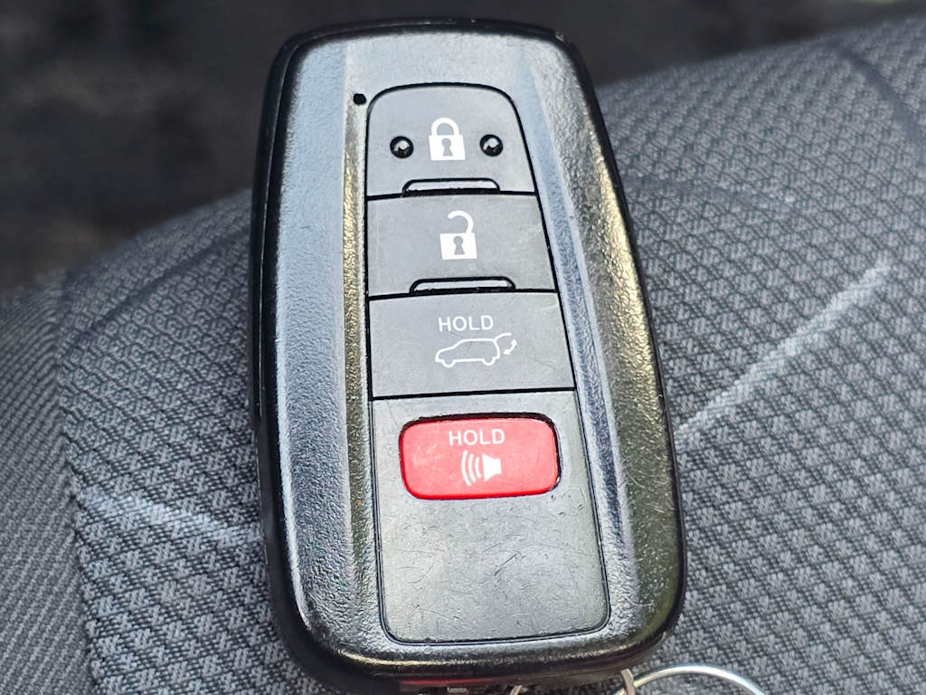 Thumbnail: 2021 Toyota RAV4 - 19