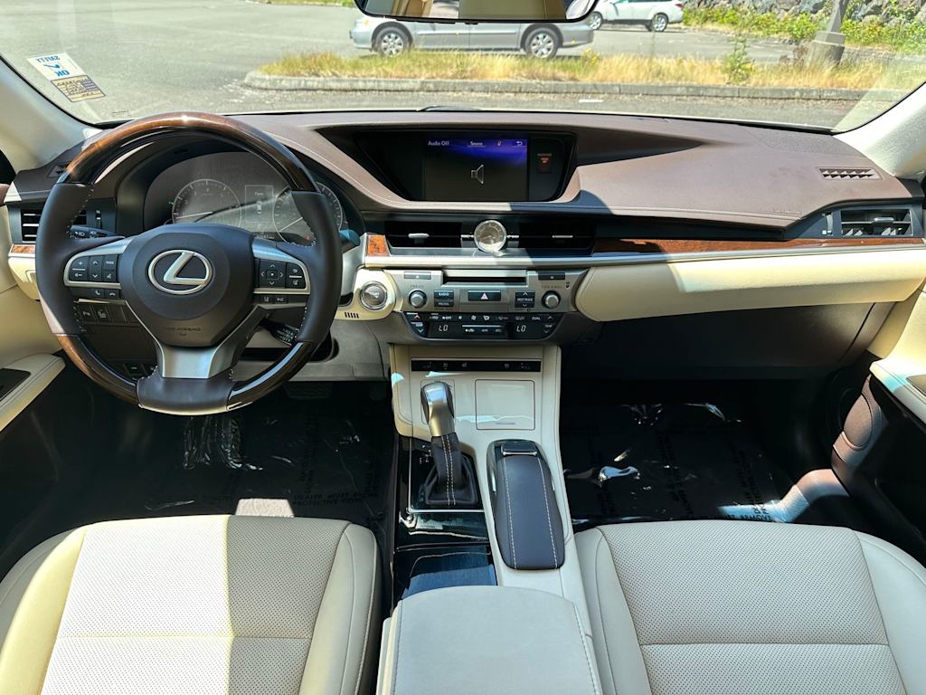 Thumbnail: 2017 Lexus ES - 2