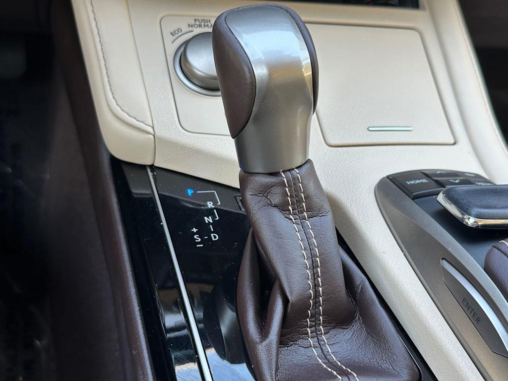 Thumbnail: 2017 Lexus ES - 15