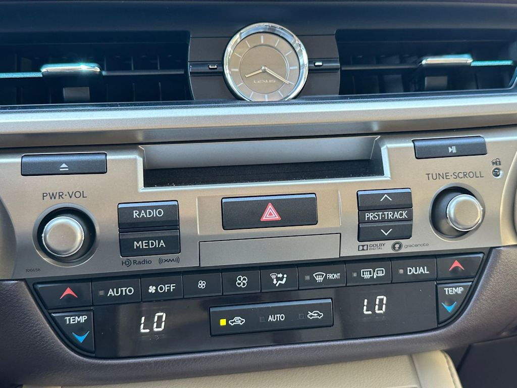 Thumbnail: 2017 Lexus ES - 28