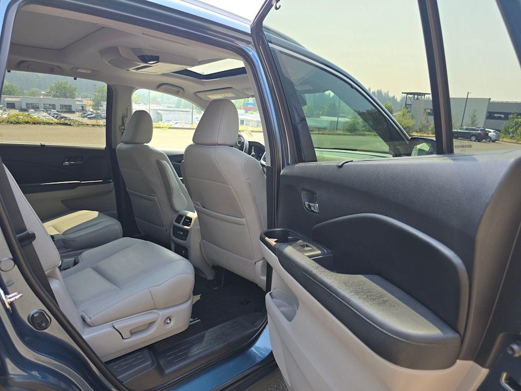 Thumbnail: 2019 Honda Pilot - 11