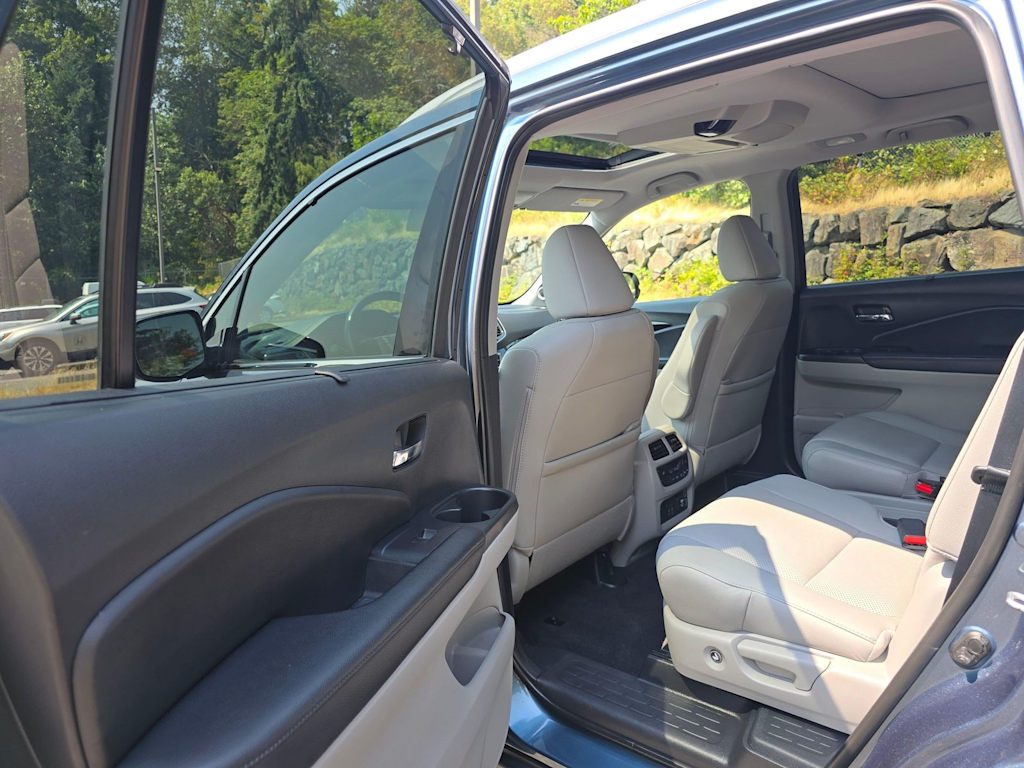 Thumbnail: 2019 Honda Pilot - 29