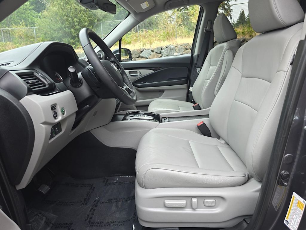 Thumbnail: 2019 Honda Pilot - 11
