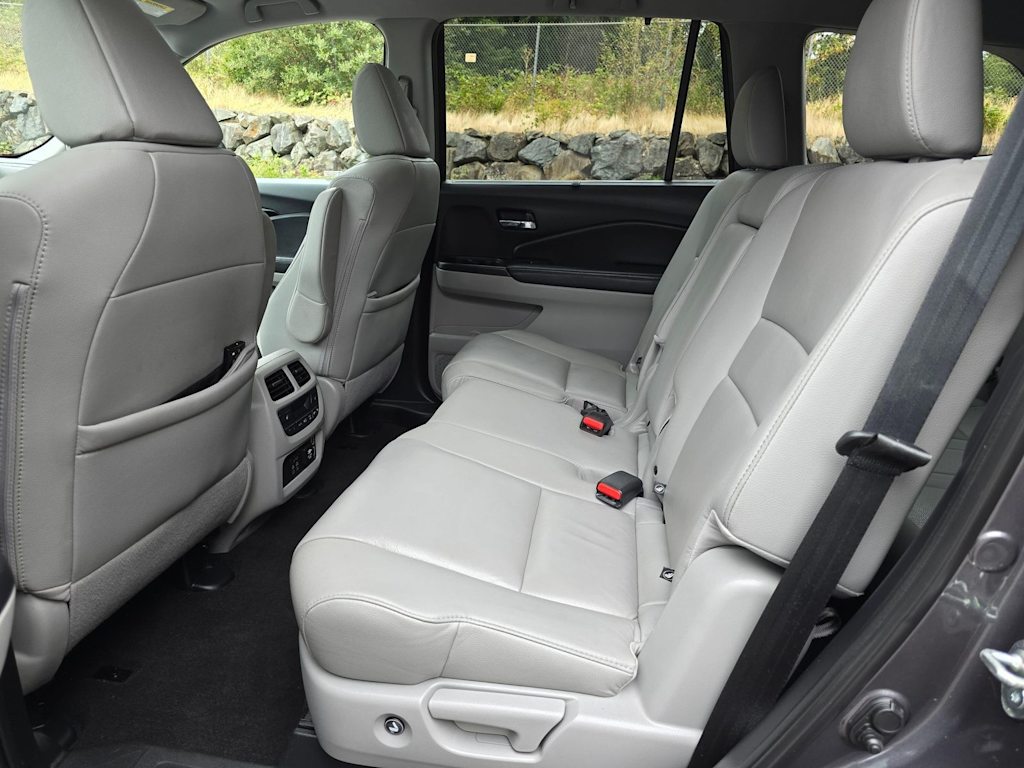 Thumbnail: 2019 Honda Pilot - 13