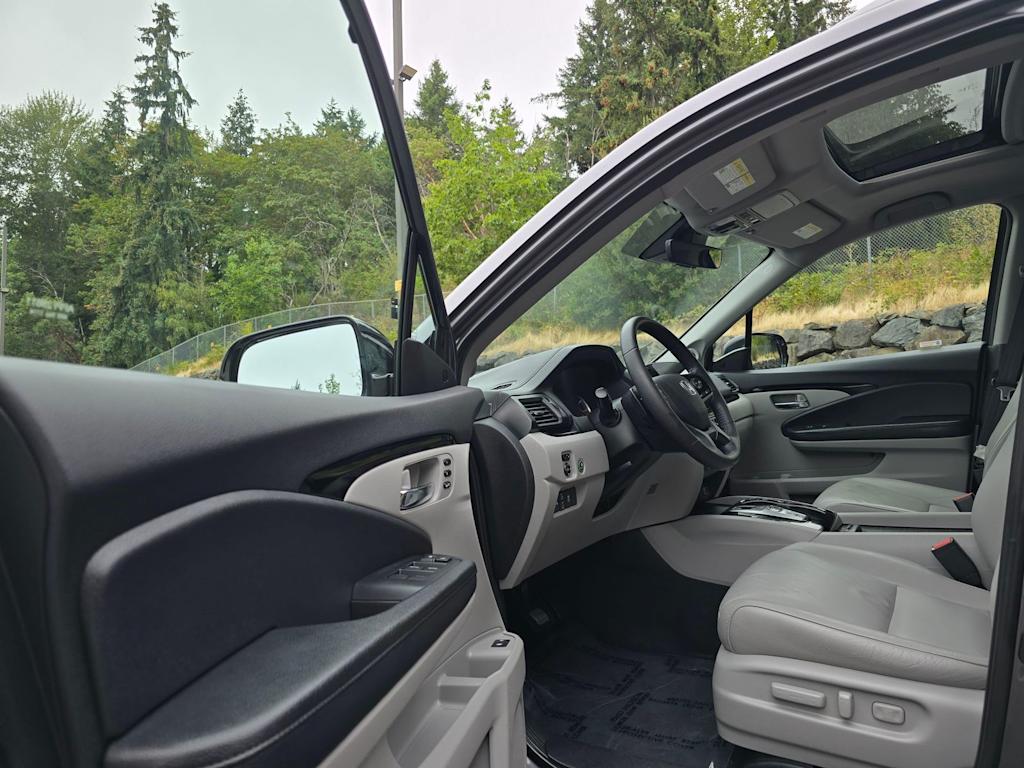 Thumbnail: 2019 Honda Pilot - 15