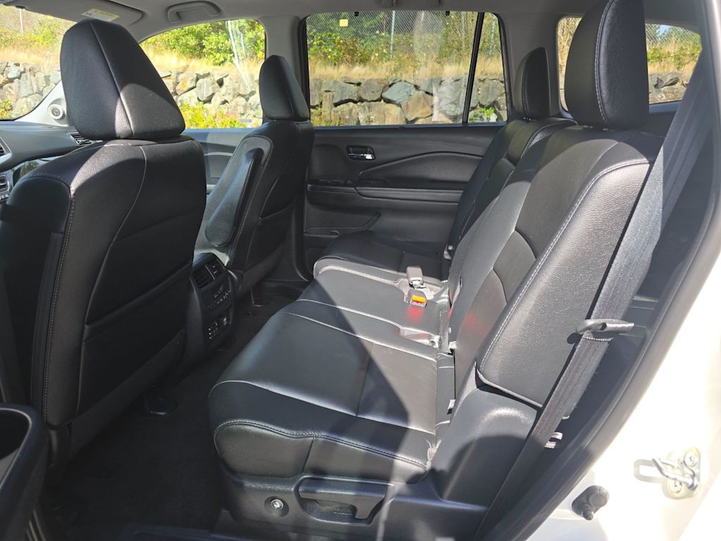 Thumbnail: 2017 Honda Pilot - 13