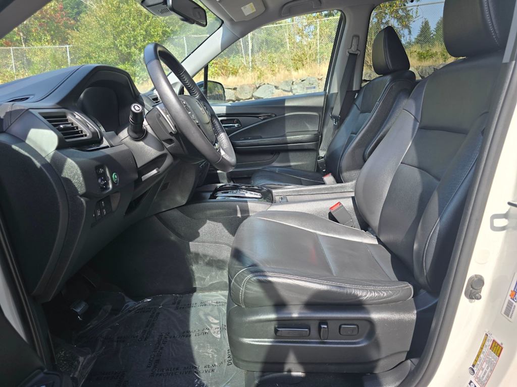 Thumbnail: 2017 Honda Pilot - 11