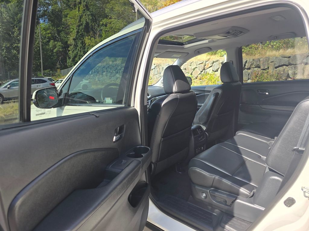 Thumbnail: 2017 Honda Pilot - 27