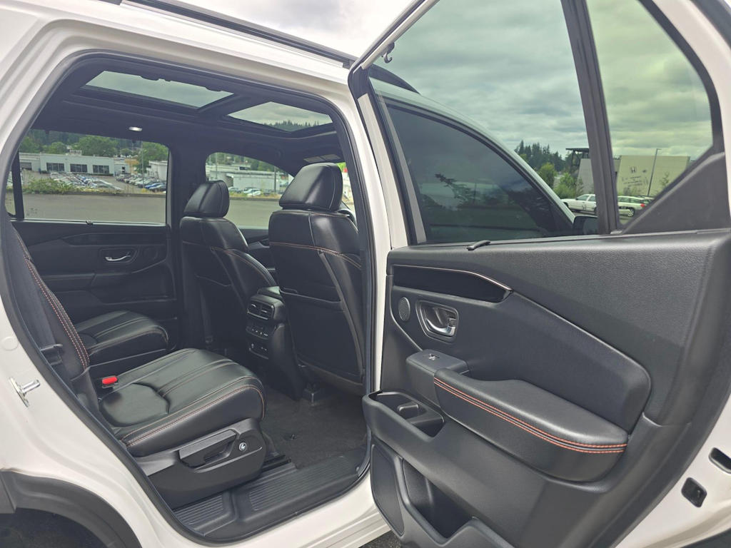 Thumbnail: 2024 Honda Pilot - 33