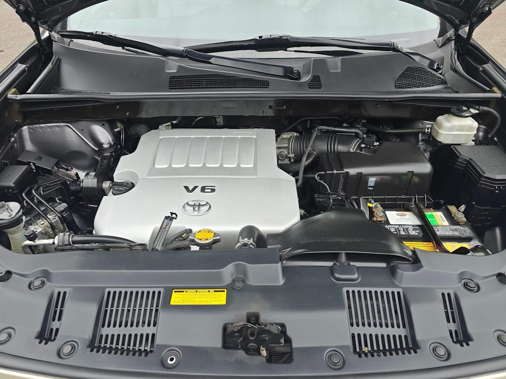 Thumbnail: 2011 Toyota Highlander - 9