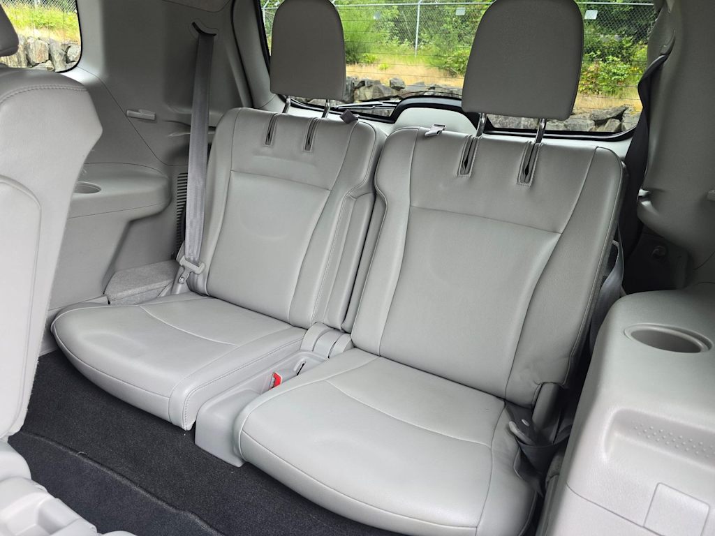 Thumbnail: 2011 Toyota Highlander - 21